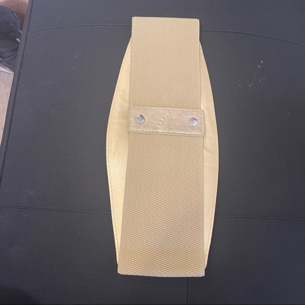 2 for $20, 3 for $25, 4 for $30 Medium Champagne Gold Stretch Belt - Picture 3 of 3